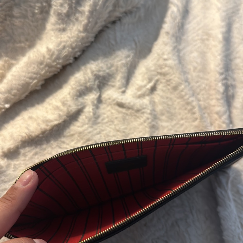 LOUIS VUITTON DAMIER POUCH ***RED INTERIOR*** - Picture 3 of 4